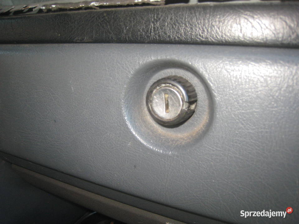 Schowek przed pasażerem klapa zamek Volvo 940 Rok produkcji 1994 małopolskie Kraków sprzedam