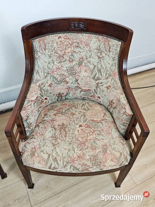 Piękna sofa i dwa fotele na drewnianym stelażu z Sandomierz