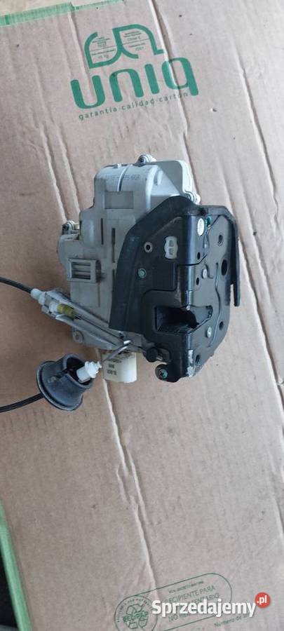 Zamek drzwi prawy przód AUDI A4 B7 8E1837016AA Szczecin