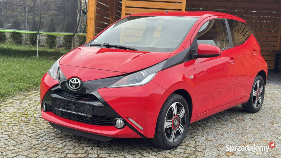 Toyota Aygo 10 Benz 70 z Niemiec Serwis 5 Drzwi aluminiowe felgi Samochody osobowe sprzedam