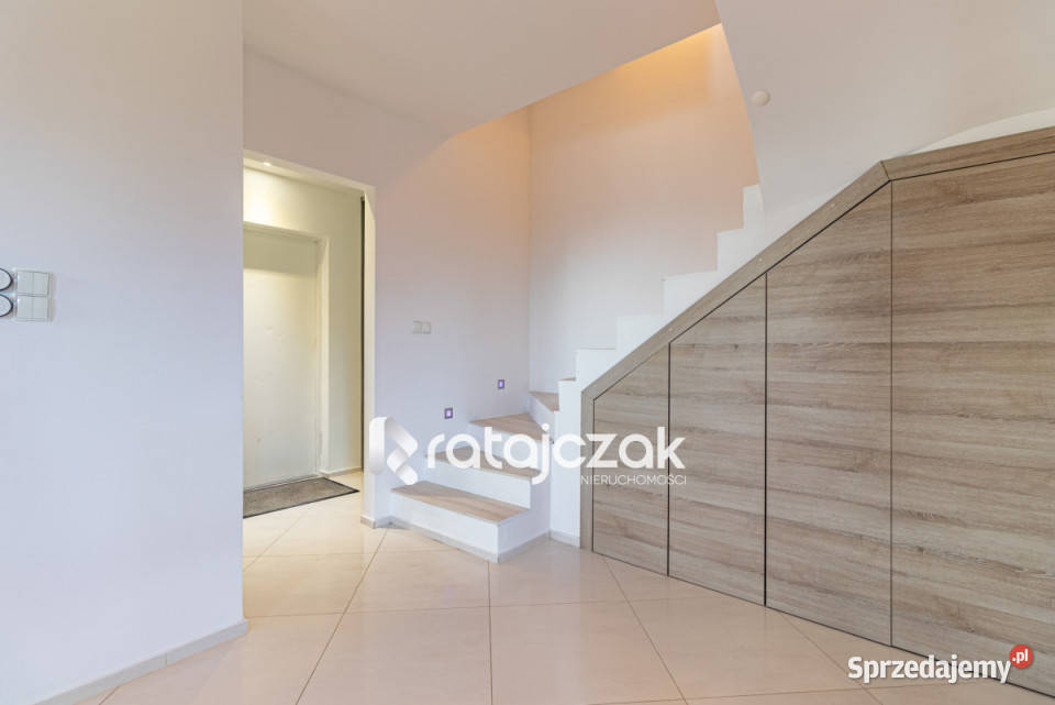 sprzedaży mieszkania 8146m2 4 pokojowe Kosakowo
