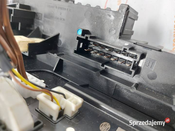 MERCEDES W204 18 moduł SAM 2049001703 Kielce