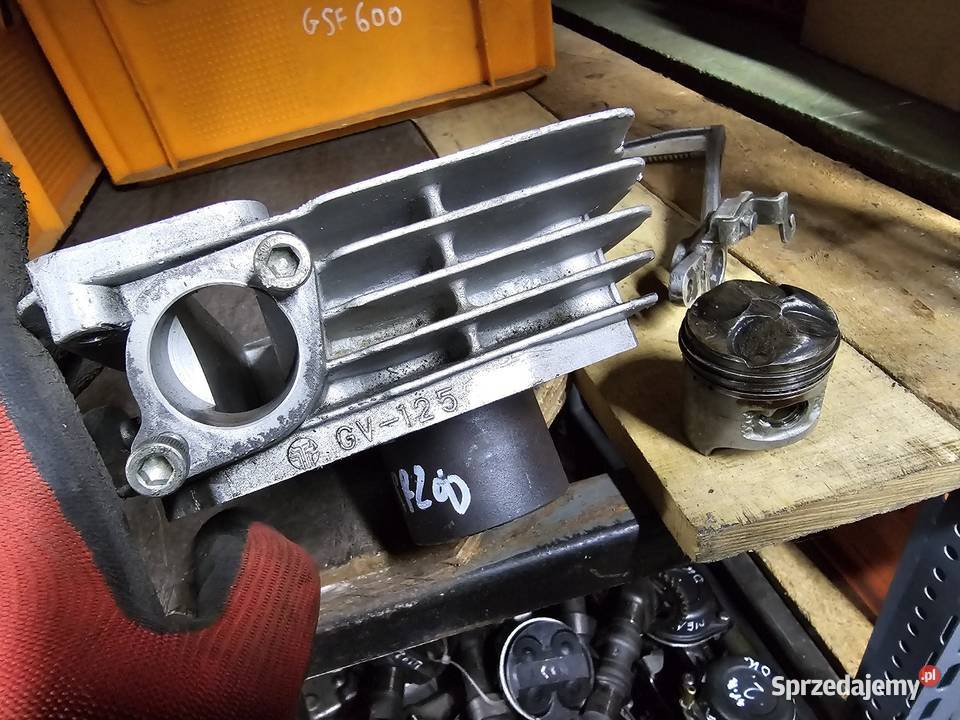 Hyosung GV 125 aquila cylinder tłok GV125 przód Jelenia Góra sprzedam