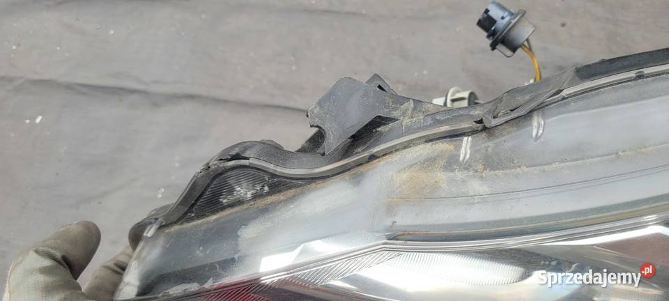 TOYOTA YARIS III LIFT REFLEKTOR LEWY LAMPA LEWA Ruda Śląska sprzedam