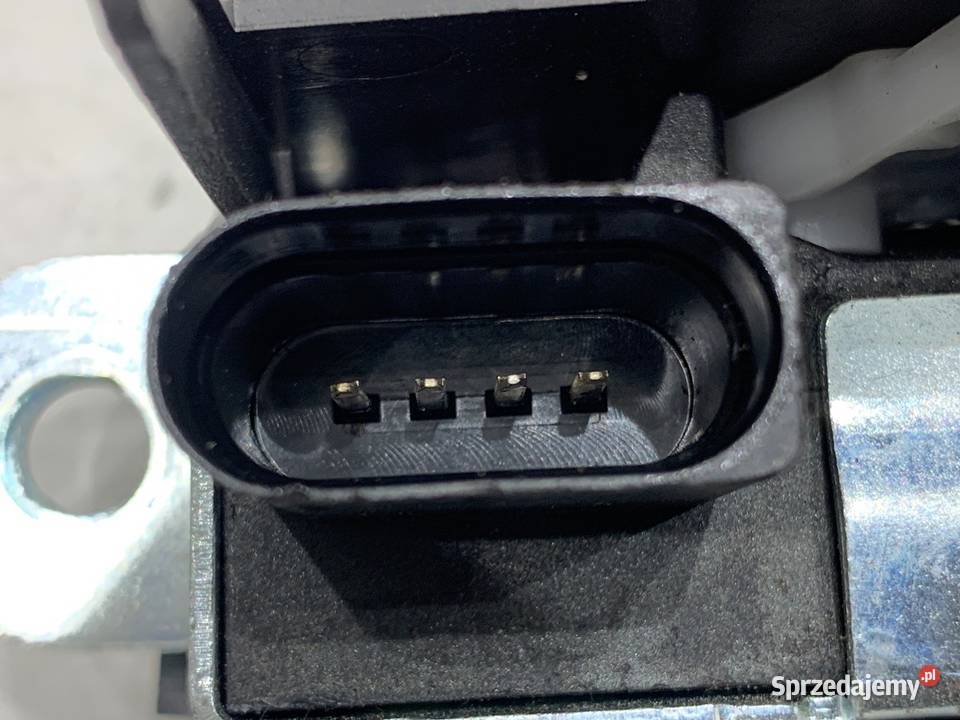 ZAMEK KLAPY TYŁ VW TOURAN Minivan 1015