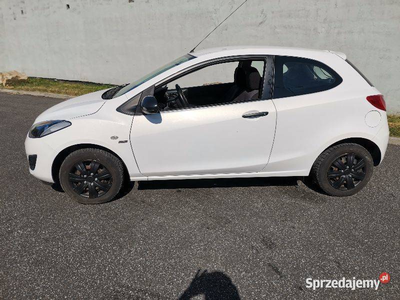 Mazda 2 piękna biała perła lift 2012r z Niemiec Tarnów