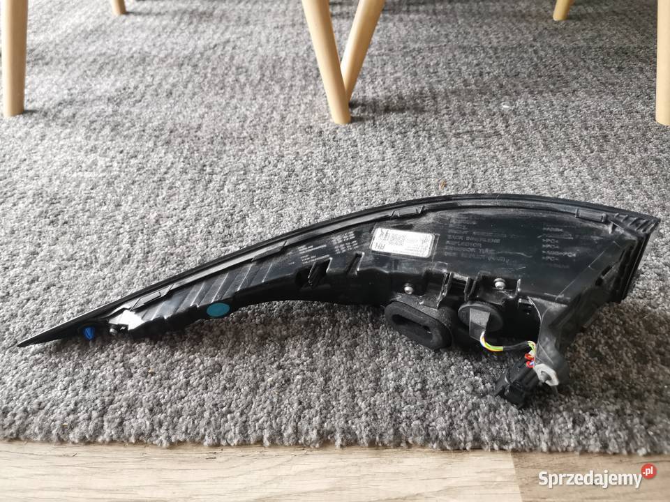 LAMPA PRAWA TYLNA RANGE ROVER EVOQUE FR26830204 Lampy tylne Pielgrzymka
