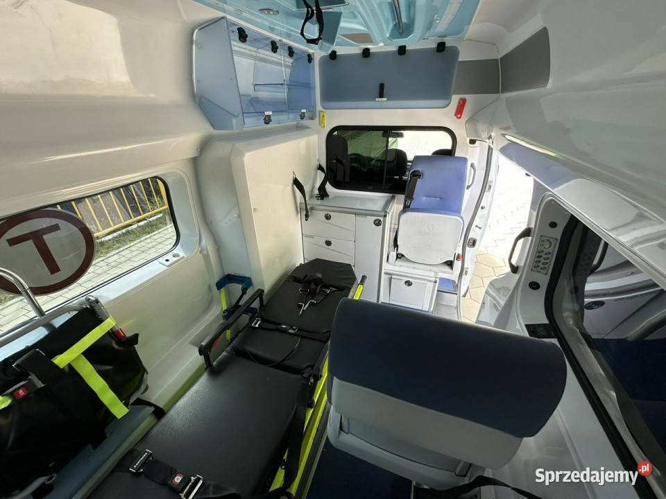 ambulansy Opel Vivaro Opel Vivaro 2016 Karetka Gostyń