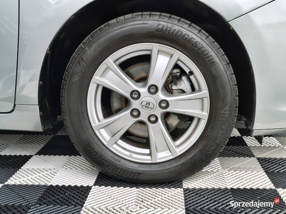Toyota Verso AUTOMAT 18 BENZYNA Jedyne 136000 szary Verso Zarszyn sprzedam