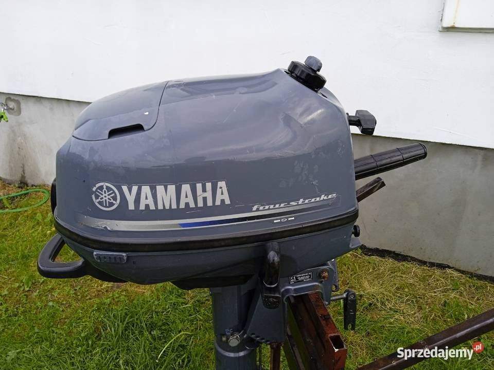 Silnik zaburtowy Yamaha 4 Pływanie Tłuszcz