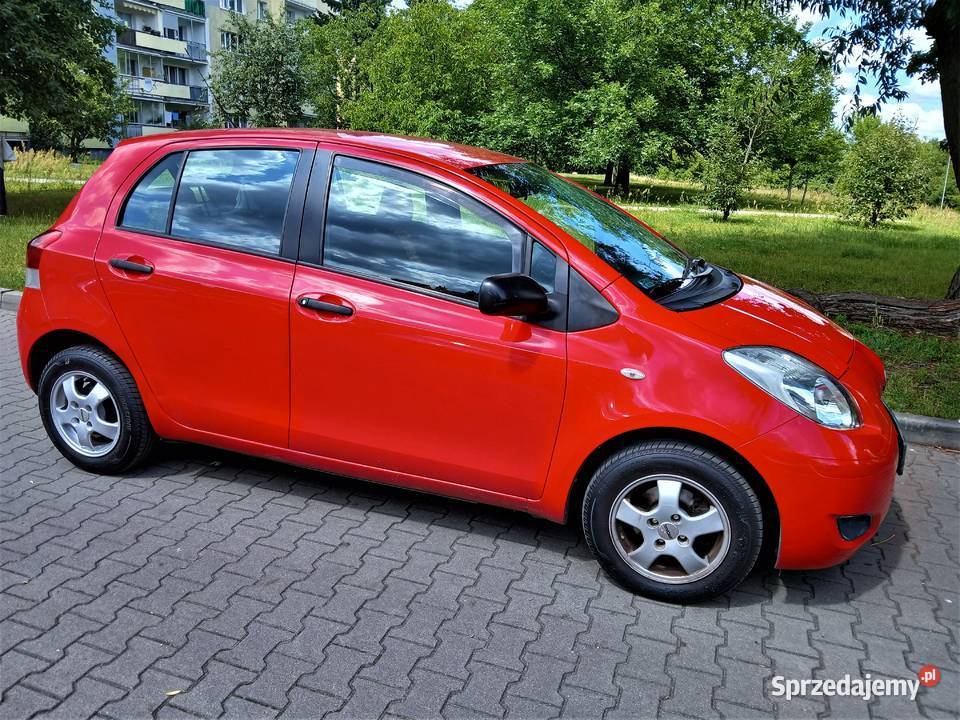 toyota yaris lift 20092010 174 10benzsalon lakier metallic Bydgoszcz