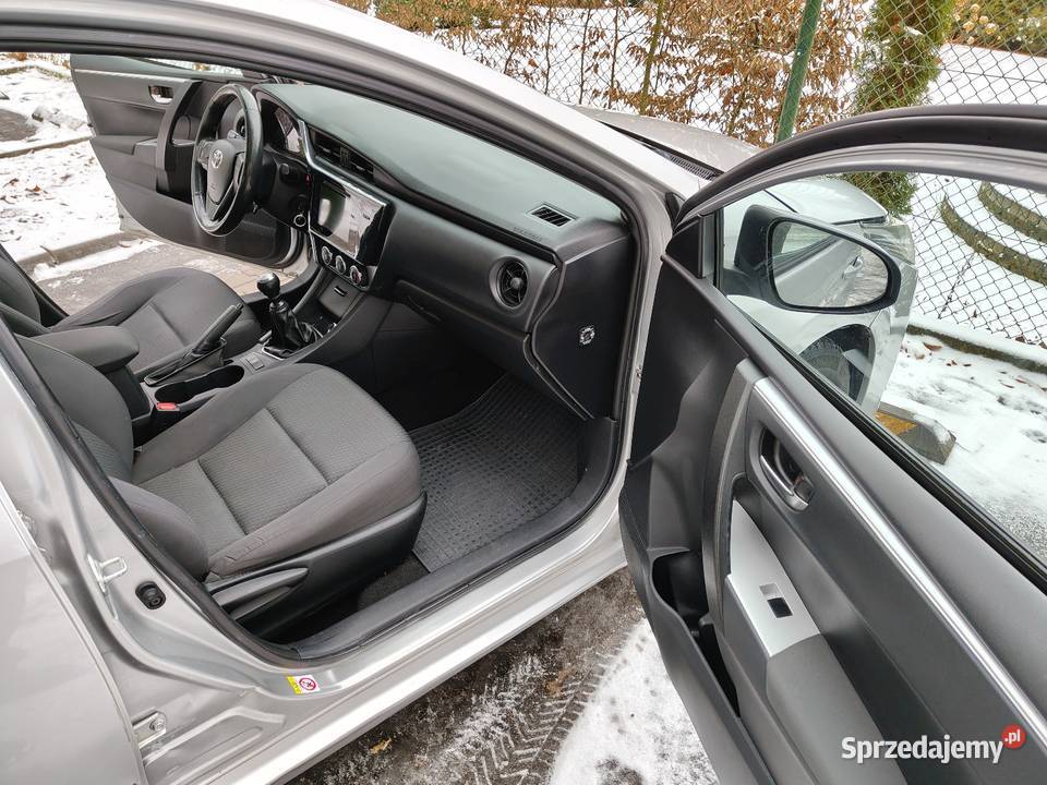 Corolla 14 LPG LIFT 2017 Salon Poznań sprzedam