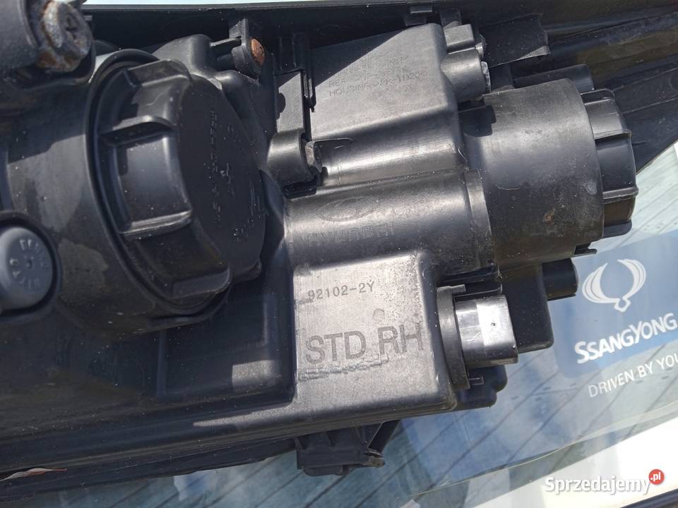 lampa reflektor Hyundai i10 lift prawy przód