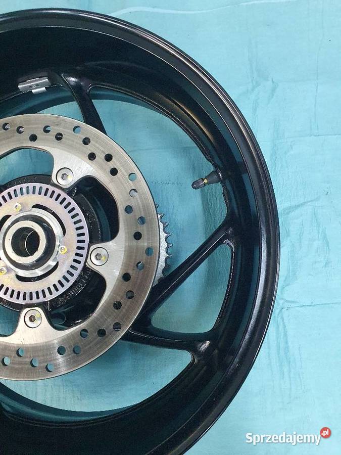 Suzuki GSXS 1000 S F felga tył tylna tarcz koło Grońsko