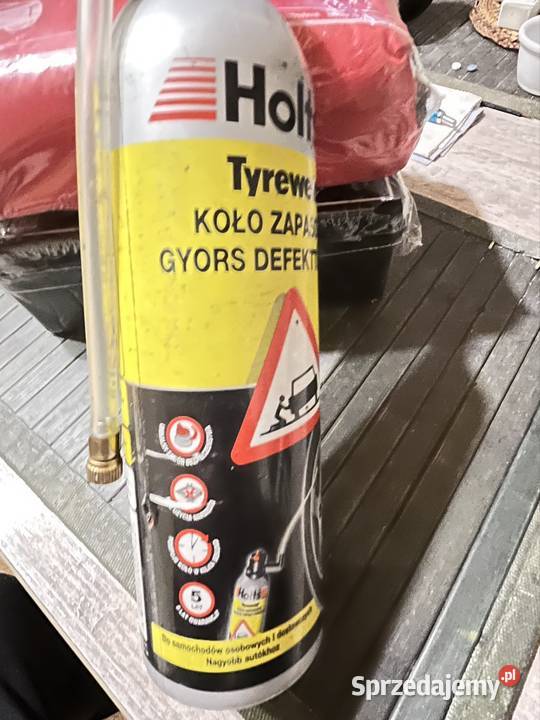 Koło zapasowepojemnik naprawczy i pojemnik z Włocławek