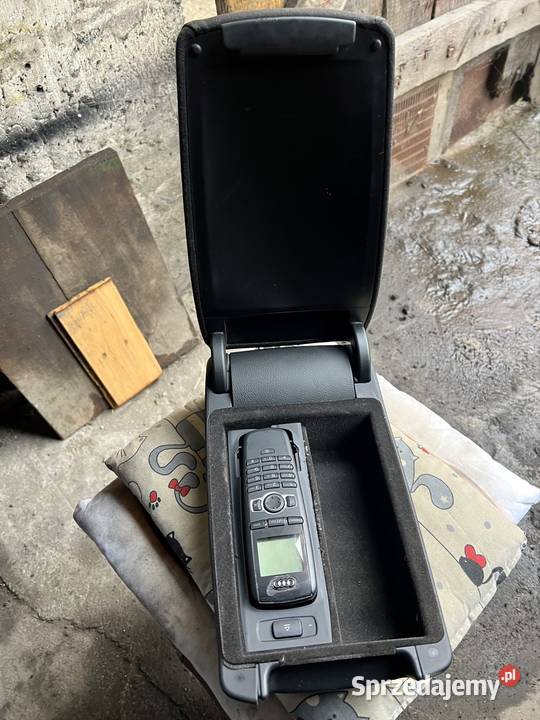 Podłokietnik Audi a6 c6 Części samochodowe