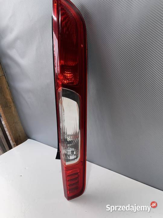 FORD FOCUS MK2 HB LEWA LAMPA TYŁ Ostroróg