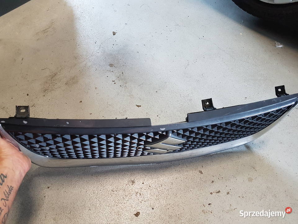 SUZUKI GRAND VITARA II 2006 ATRAPA GRILL ZNACZEK Turek sprzedam