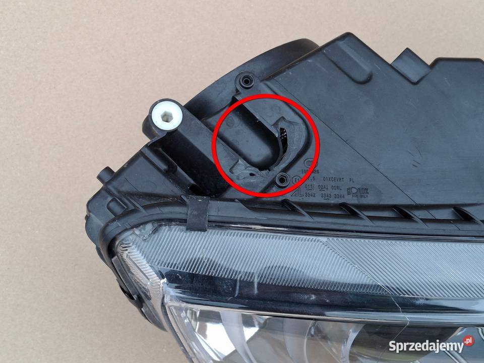 SKODA OCTAVIA 3 III REFLEKTOR PRAWY BIXENON LED osobowe Oświetlenie sprzedam