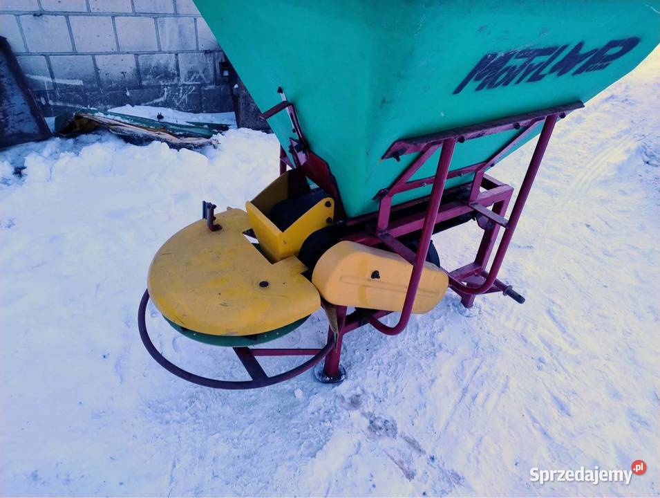 Rozsiewacz motyl 600 do nawozusoliwapna Krasew