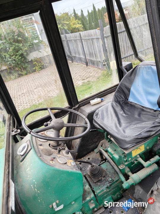 Traktor FARMMOT 250D Kazuń-Bielany