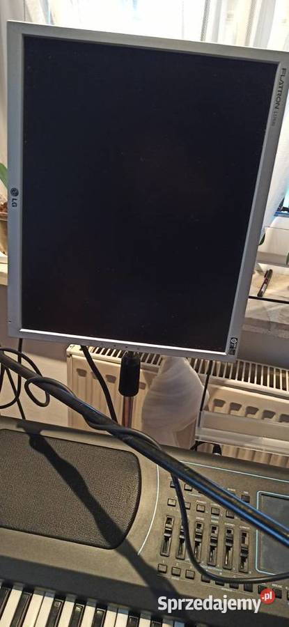 Monitory LCD zespołu kpl Krosno sprzedam