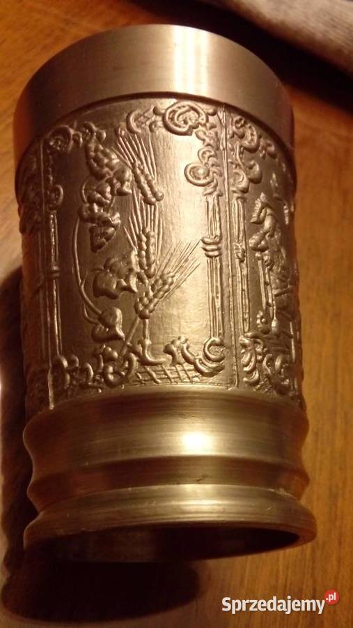 Metalowa czarka do wina sygnowana Warszawa