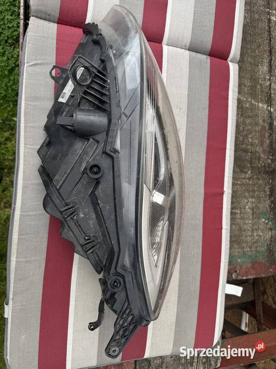 Volvo v40 II 2012 Lampa prawa przód Oe Eu prawe Świecie