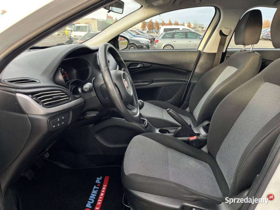 FIAT Tipo 2016r niski przebieg Salon Poznań sprzedam