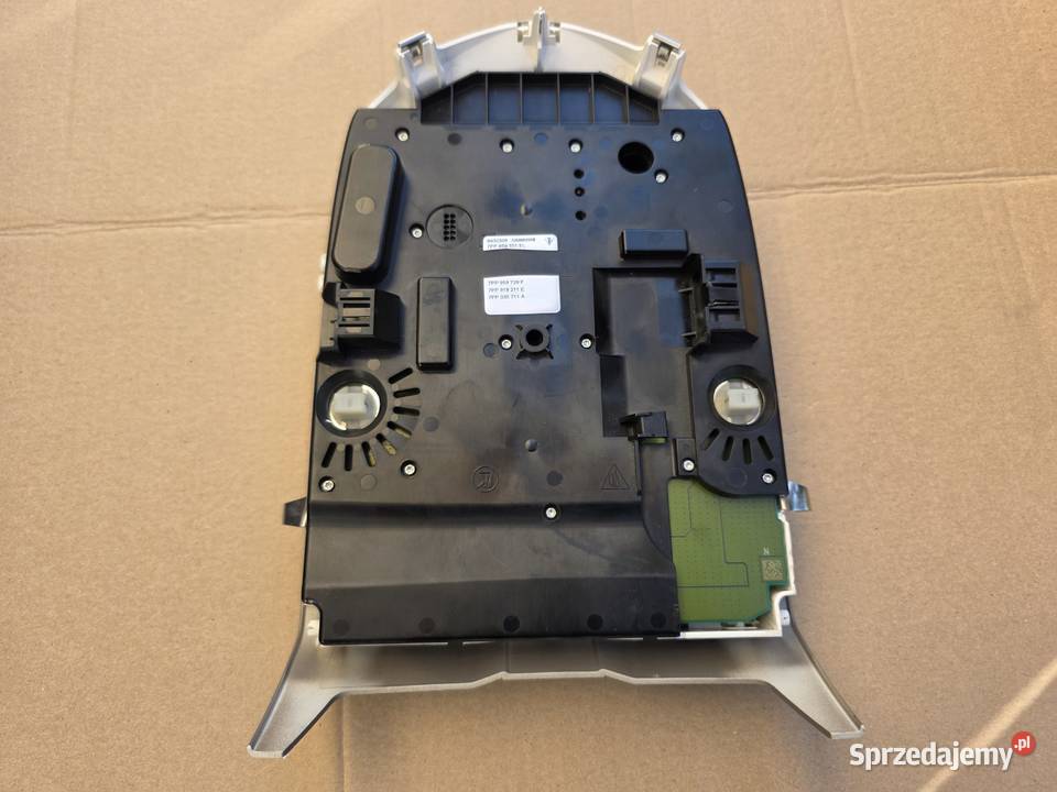 Lampka Przednia Panel Podsufitki 7PP959551EL Skawina sprzedam