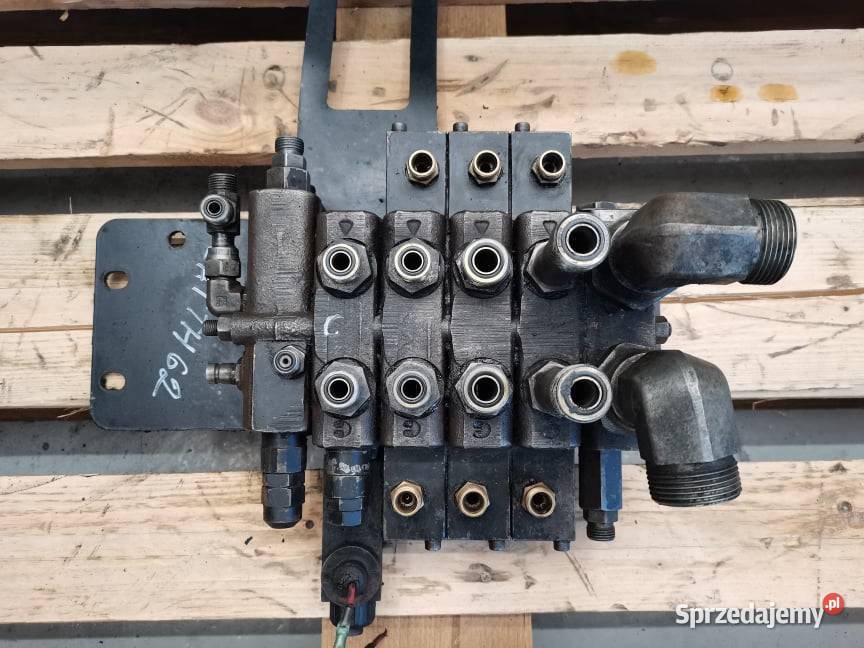 Rozdzielacz hydrauliczny CAT TH 63 Części Wilkowo