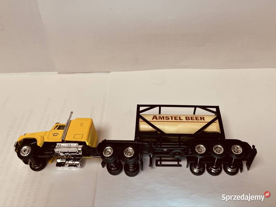 Kolekcjonerski model ciężarówki z naczepą Grudziądz