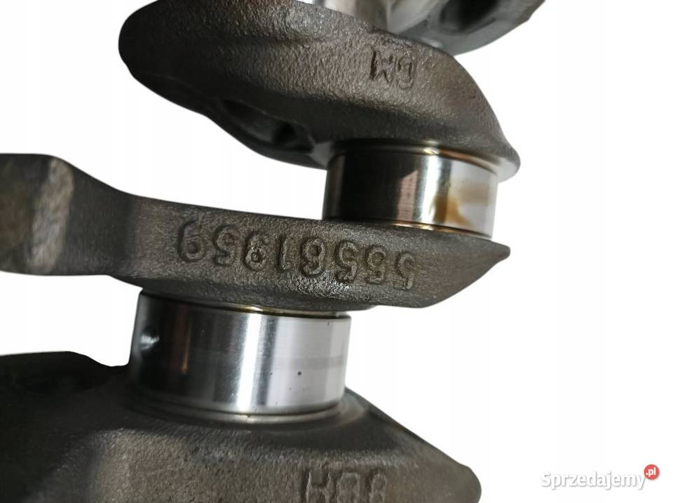 WAŁ KORBOWY 55565543 12 16V Opel Corsa V 2014 E