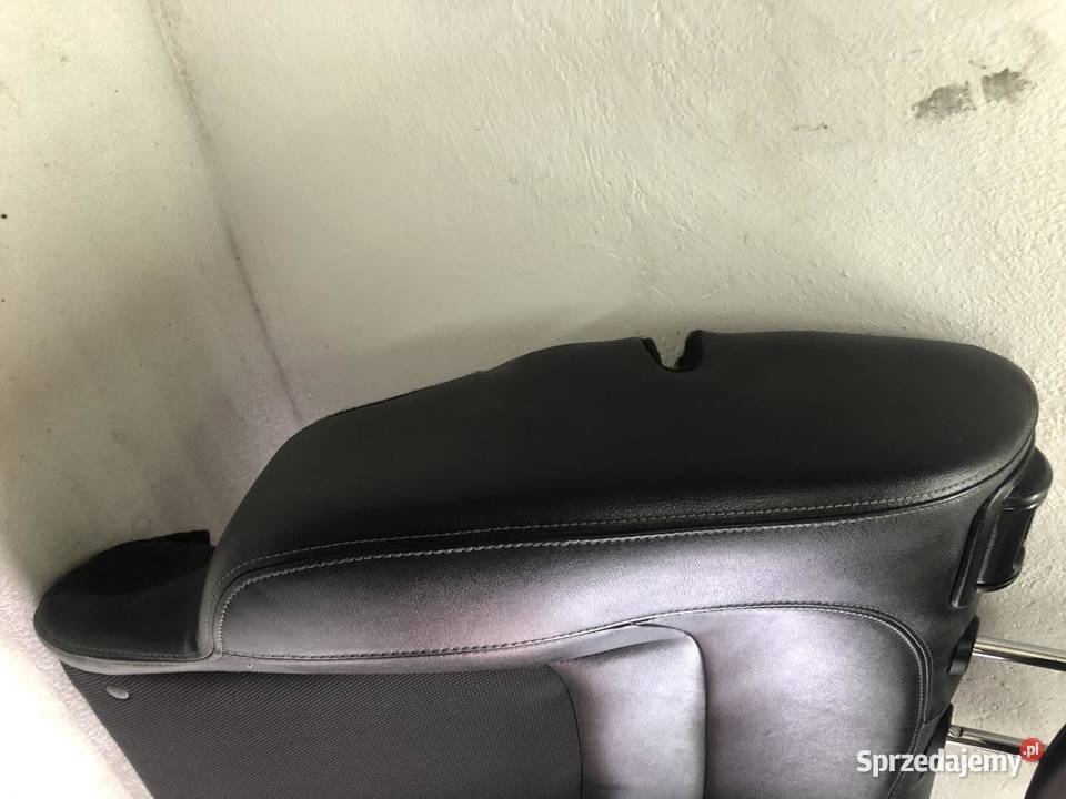 OPARCIE KANAPY PRAWE KIA SPORTAGE III