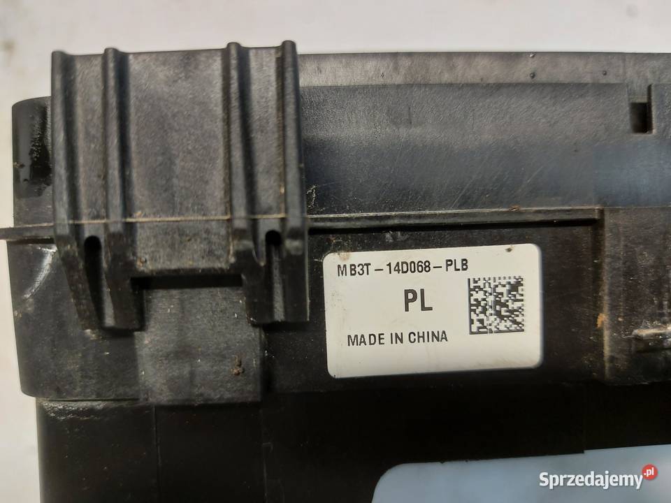 Ford Ranger VI 6 2024r 30 SKRZYNKA BEZPIECZNIKÓW