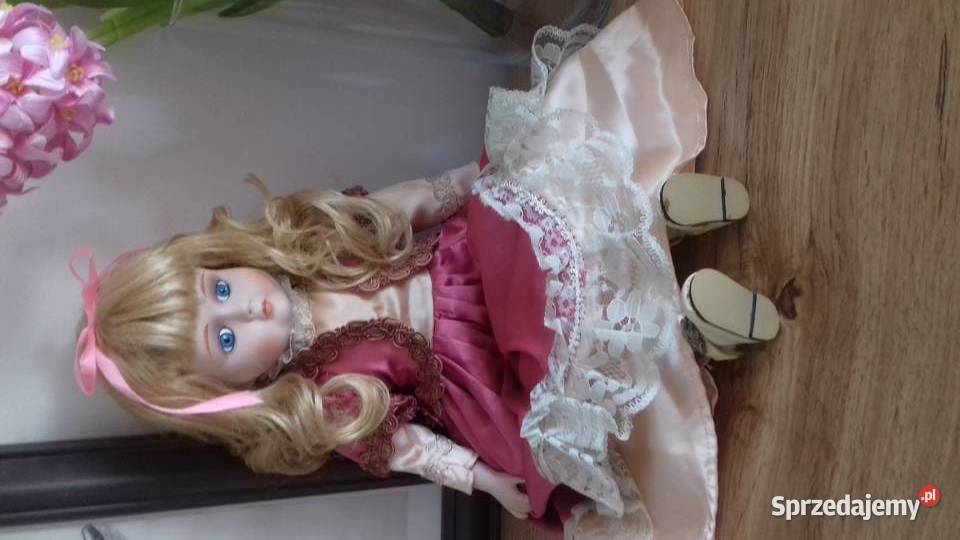 Lalka porcelanowa vintage różowa sukienka