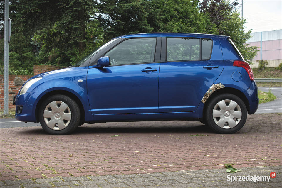 Suzuki Swift 13 GL Deluxe 4WD 2010 Samochody osobowe Poznań
