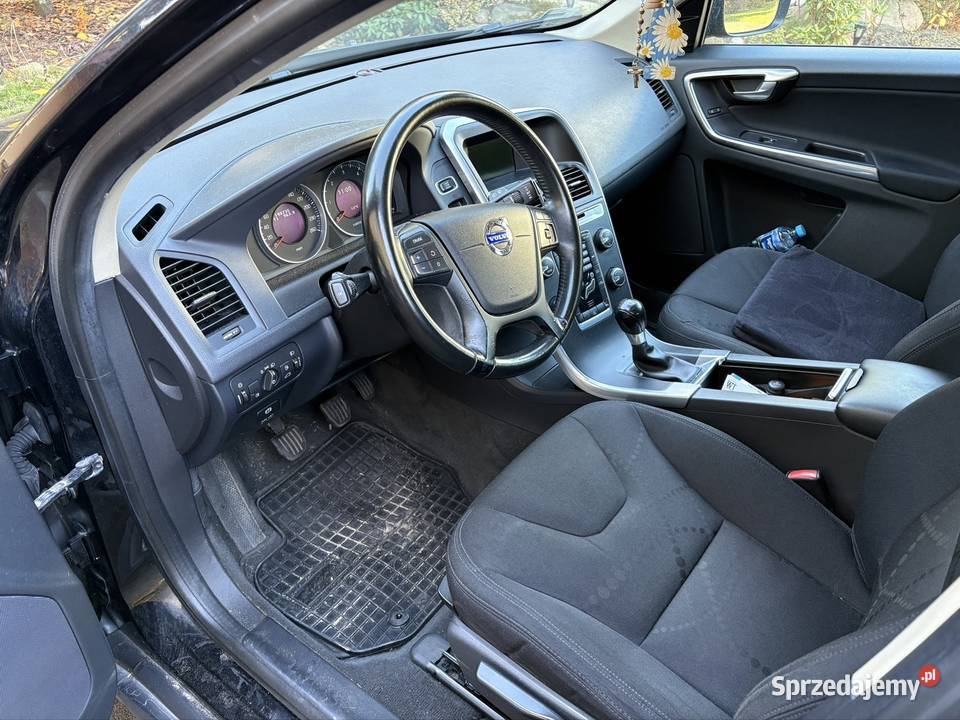 Volvo XC60 20 2012r 1984cm3 Ryki