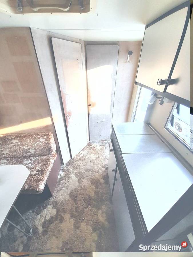 Przyczepa kempingowa wc Przedsionek