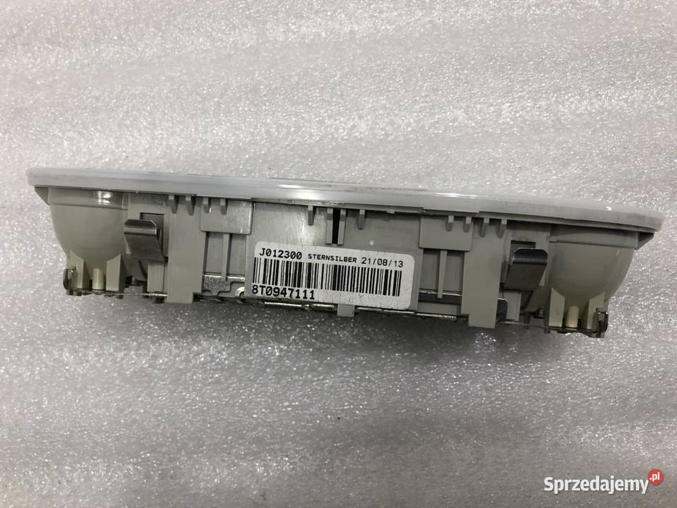 LAMPKA PODSUFITKI AUDI A5 8T 0716 8T0947111 osobowe Oświetlenie kabiny sprzedam
