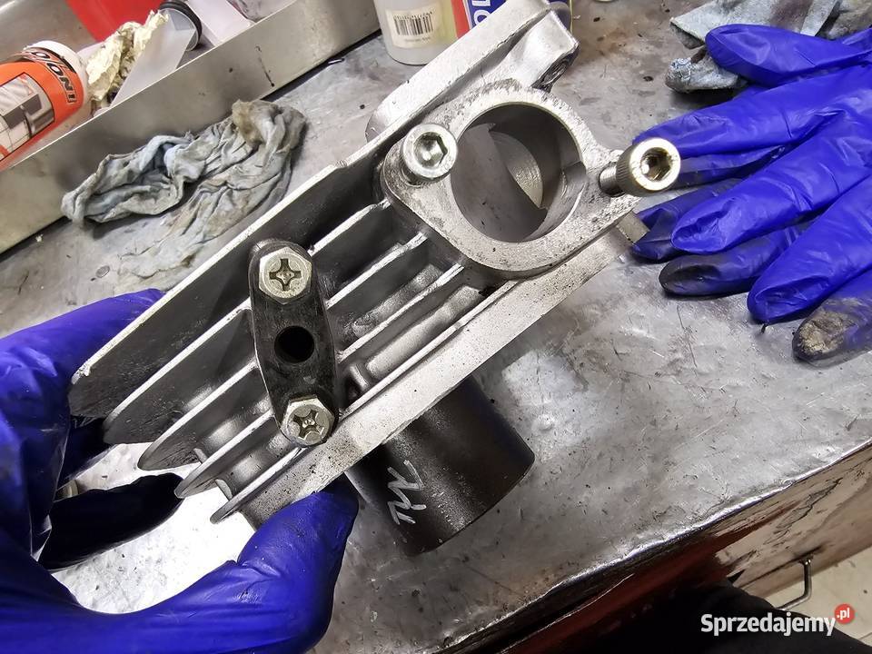 Hyosung gv125 cylinder tył tylny tylni aquila GV Jelenia Góra