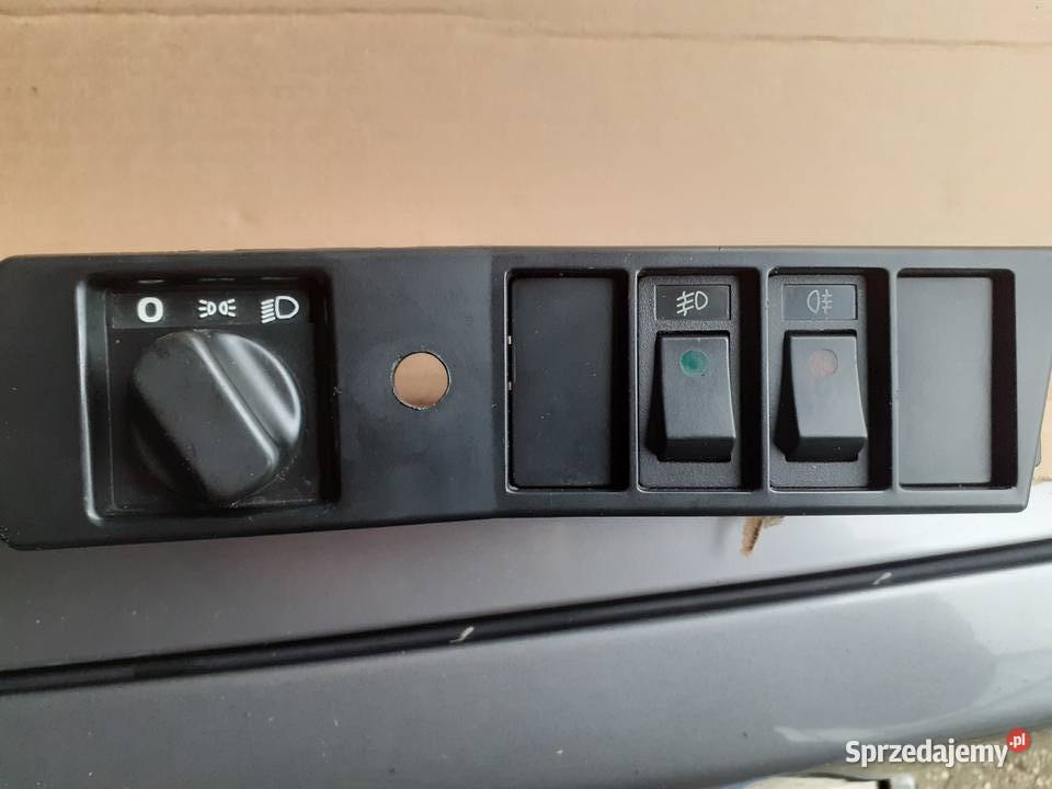 Dwie ramki kokpitu z przełącznikami do Volvo 740 Wyposażenie wnętrza Radomsko