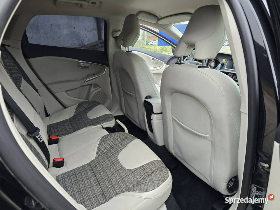 Volvo V40 ledRDesignBezwypadkowy II 2012 kurtyny powietrzne Białogard