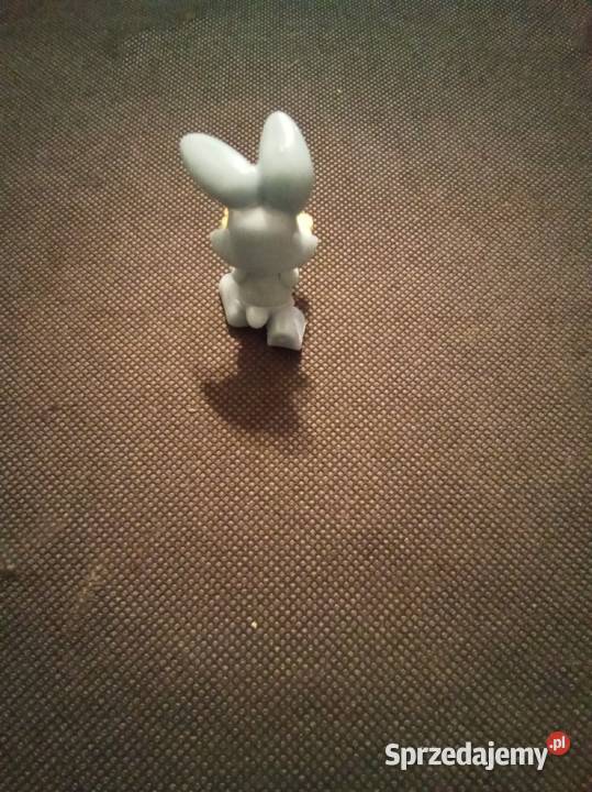 Królik wielkanocny z kwiatkiem kinder Wielkanoc mazowieckie Warszawa