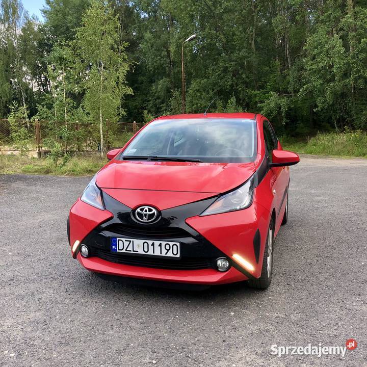 Toyota Aygo 2015 niski oryginalny przebieg wielofunkcyjna kierownica