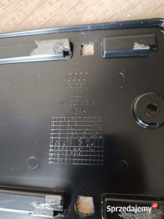 Ramka tablicy tył USA 80A827113A OEM Audi Q5