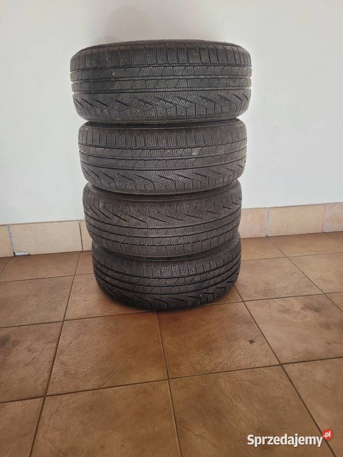 Sprzedam opony zimowe PIRELLI 22555 R17 Samochodowe Sanok
