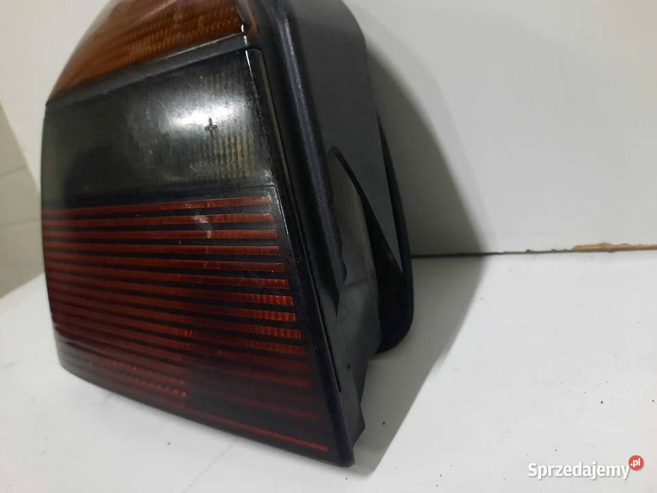 301GVW GOLF III 3 GT LAMPA LEWA PRAWA TYLNA osobowe Lampy tylne