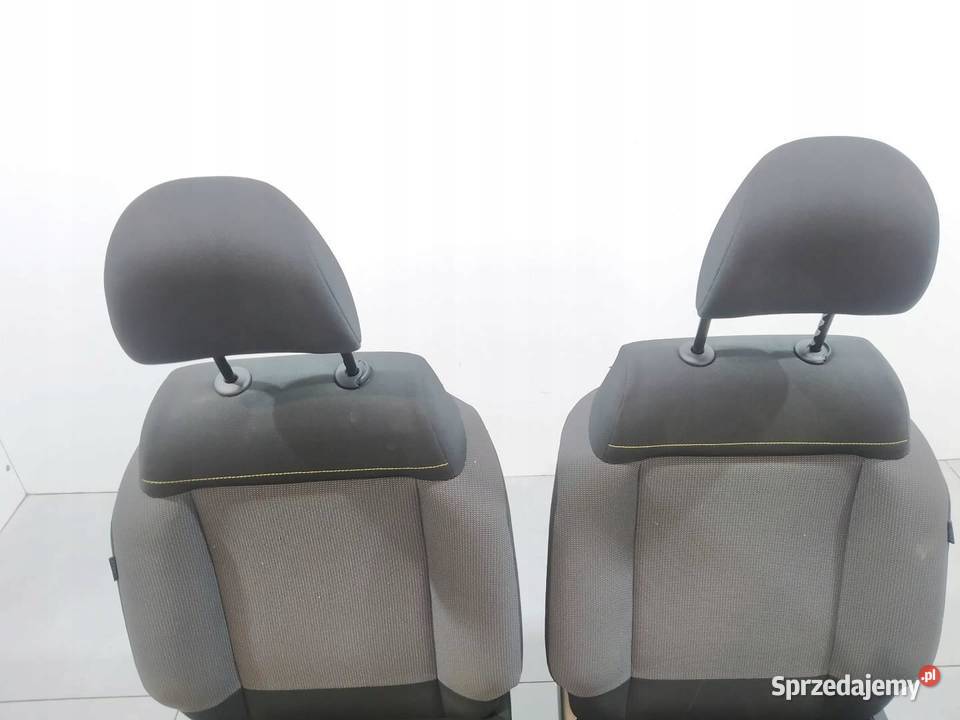 FOTELE LEWY PRAWY PRZÓD KPL ŻÓŁTA NIĆ Citroen C3 Rok produkcji 2019 sprzedam