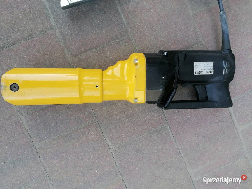 ELEKTRYCZNA ZACISKARKA DO RUR POWER PRESS SE Produkcja Przemęczany